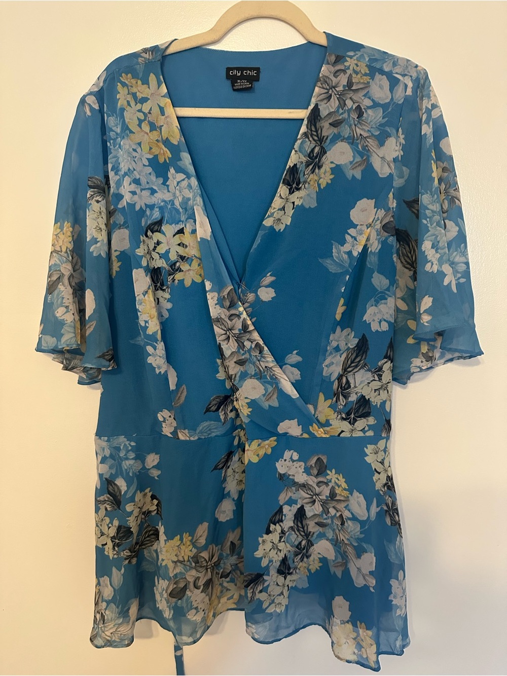 City Chic Teal-Blue Floral Wrap Top